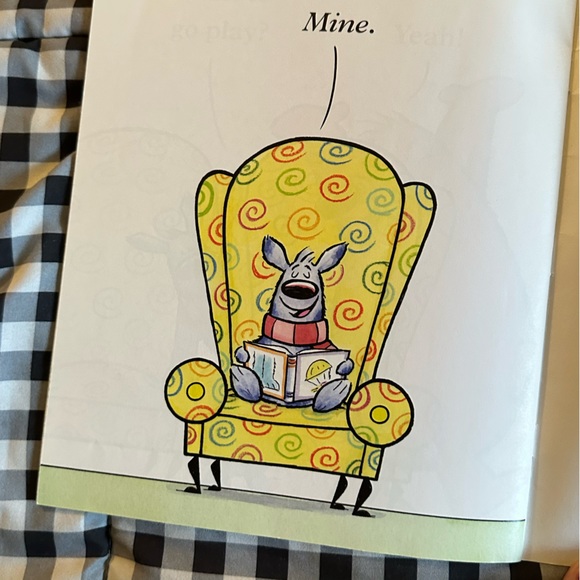 6/$25•THAT’S (NOT) MINE• BOOK - Picture 5 of 7